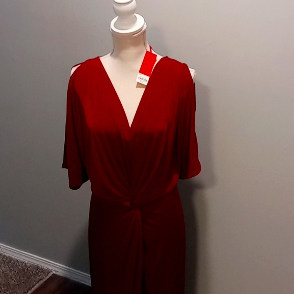 Dress - Picture 1 of 2